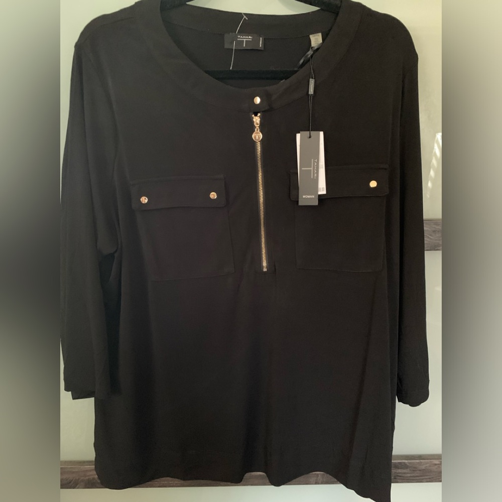 🎆SOLD 🎆TAHARI black top with 2 front pockets with snaps, 1/2 zipper sz 1X